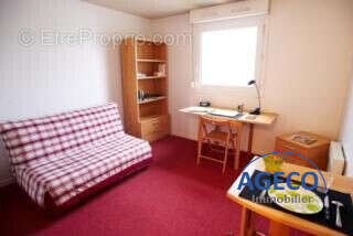 Séjour coin nuit - Appartement à BORDEAUX