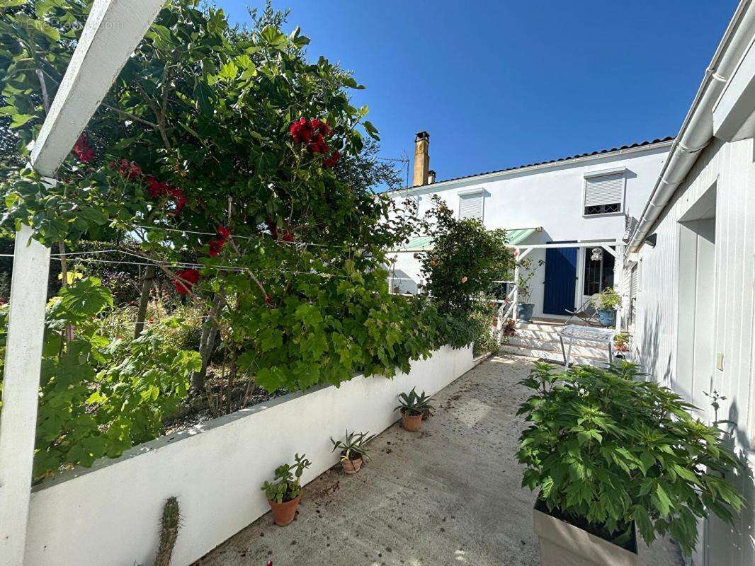 Maison à SAINT-NAZAIRE-SUR-CHARENTE