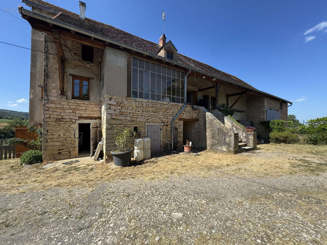 Maison à CURTIL-SOUS-BURNAND