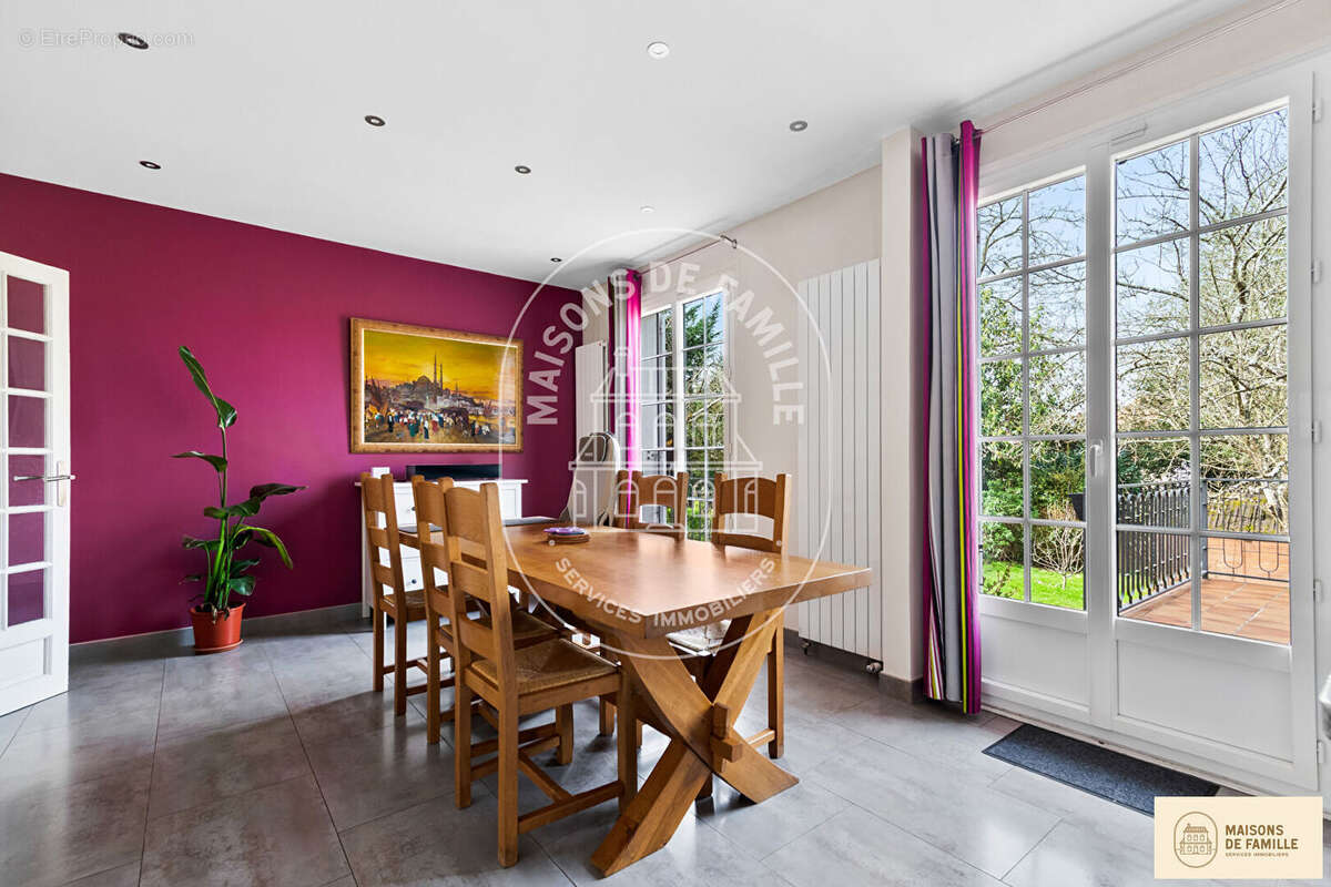 Maison à LA CELLE-SAINT-CLOUD