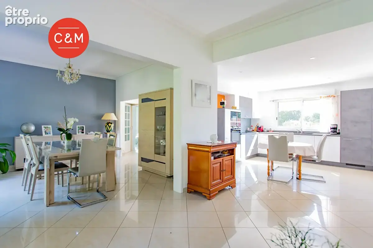 PONT-SAINT-MARTIN - Plain-pied 5 pièces 116 m² - photo 2