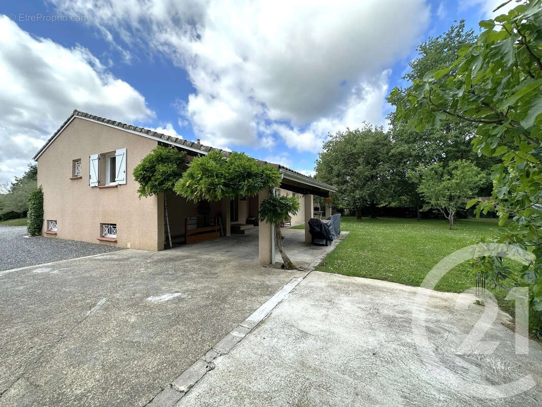 Maison à BRAX