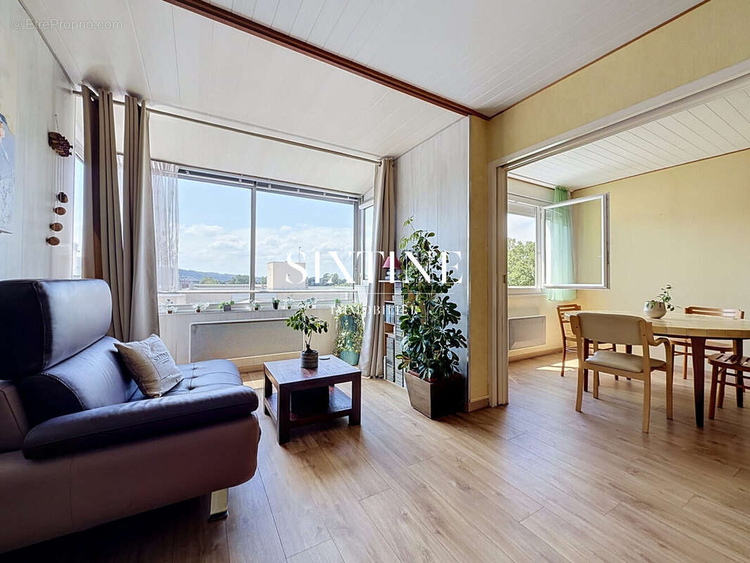 Appartement à BOURGOIN-JALLIEU