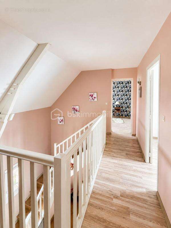 Maison 153 m² Bazincourt-sur-Epte - Grand salon lumineux et 5 chambres - photo 10