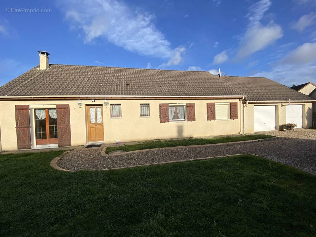 Maison à LA CROIX-SAINT-LEUFROY