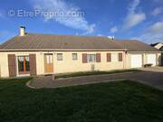 Maison à LA CROIX-SAINT-LEUFROY