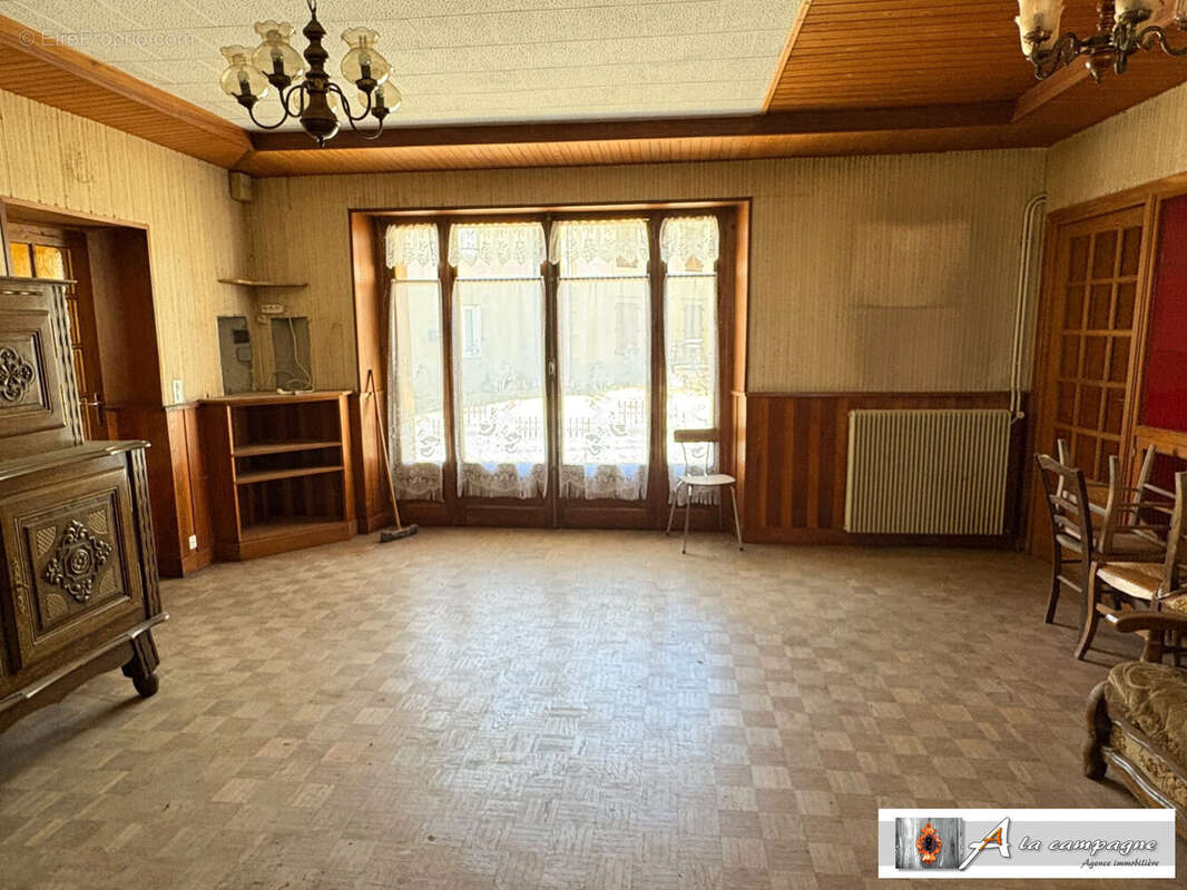 Maison 138 m² à Saint-Hilaire  - photo 2