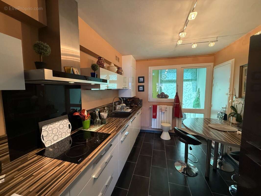 Superbe appartement avec terrasse et garage - photo 9