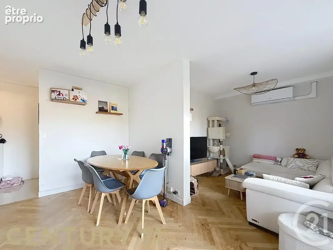 Appartement à RILLIEUX-LA-PAPE
