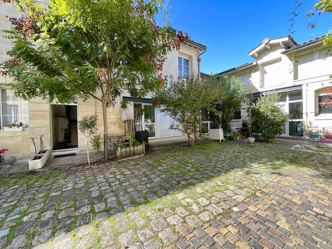 Appartement à BORDEAUX
