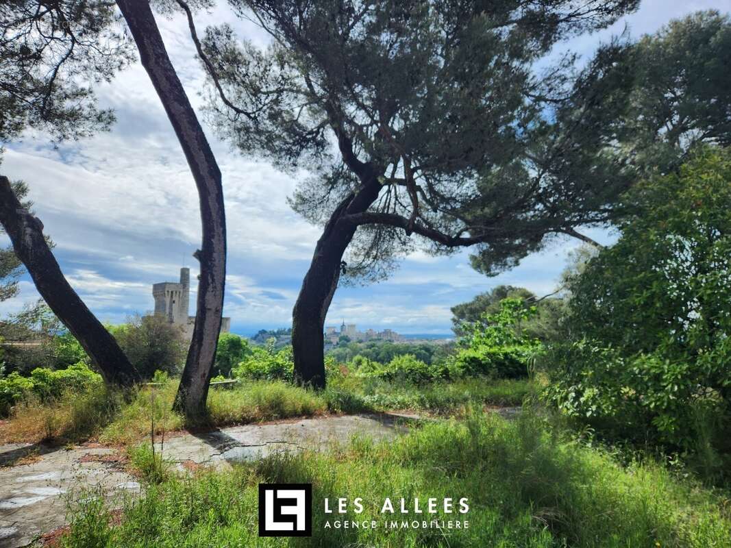 Maison à VILLENEUVE-LES-AVIGNON