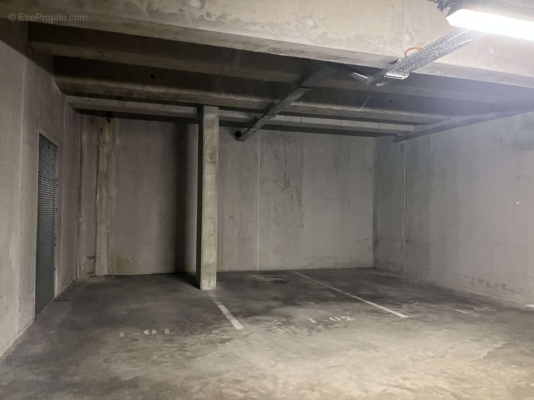 Parking à LYON-9E