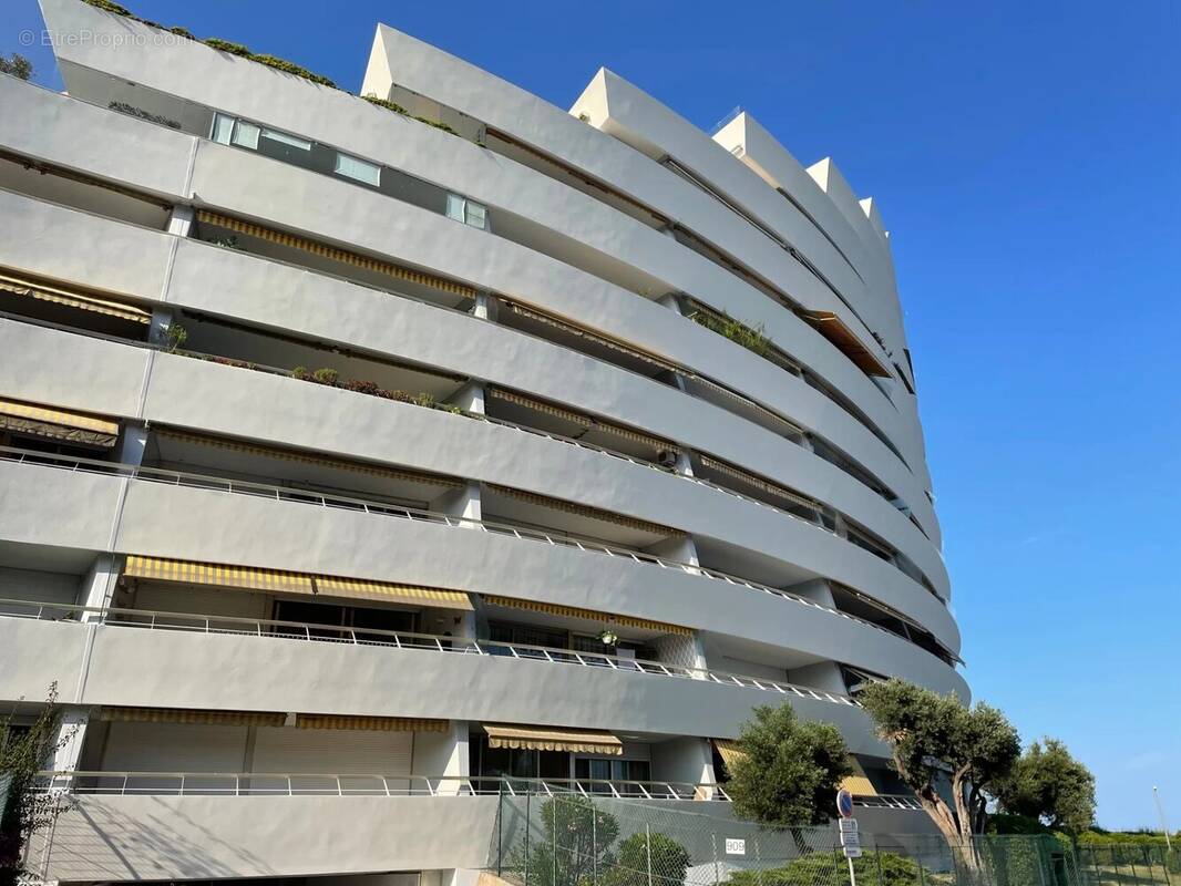 Appartement à VILLENEUVE-LOUBET