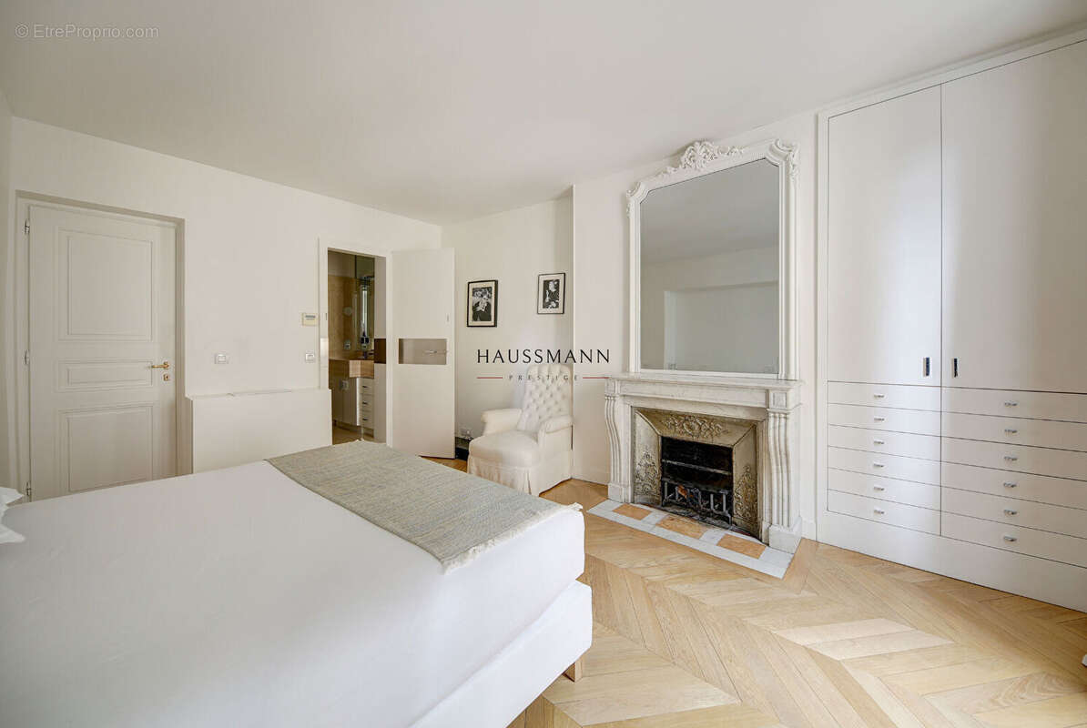 Appartement à PARIS-6E