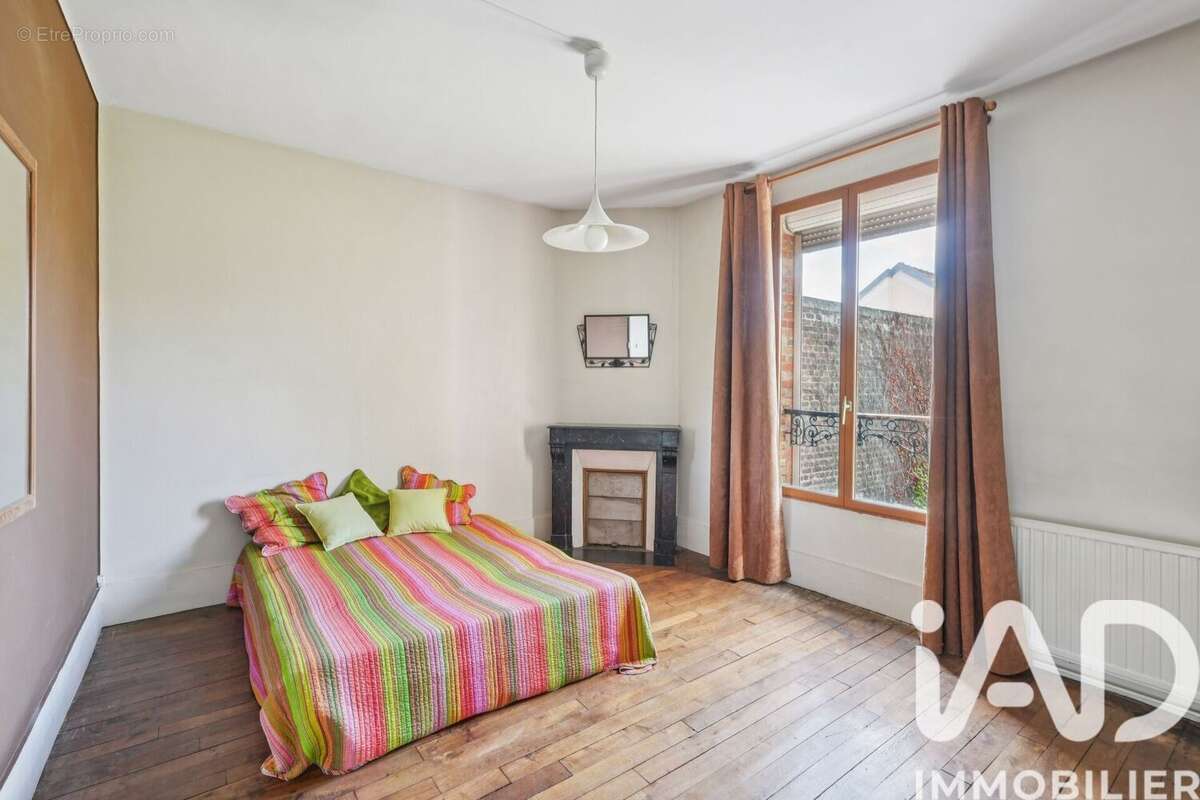 Photo 8 - Maison à GENNEVILLIERS