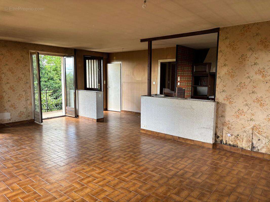 Maison à MONTMERLE-SUR-SAONE