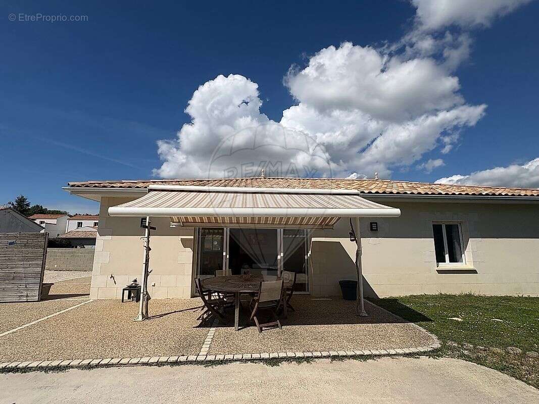 Maison à MESCHERS-SUR-GIRONDE