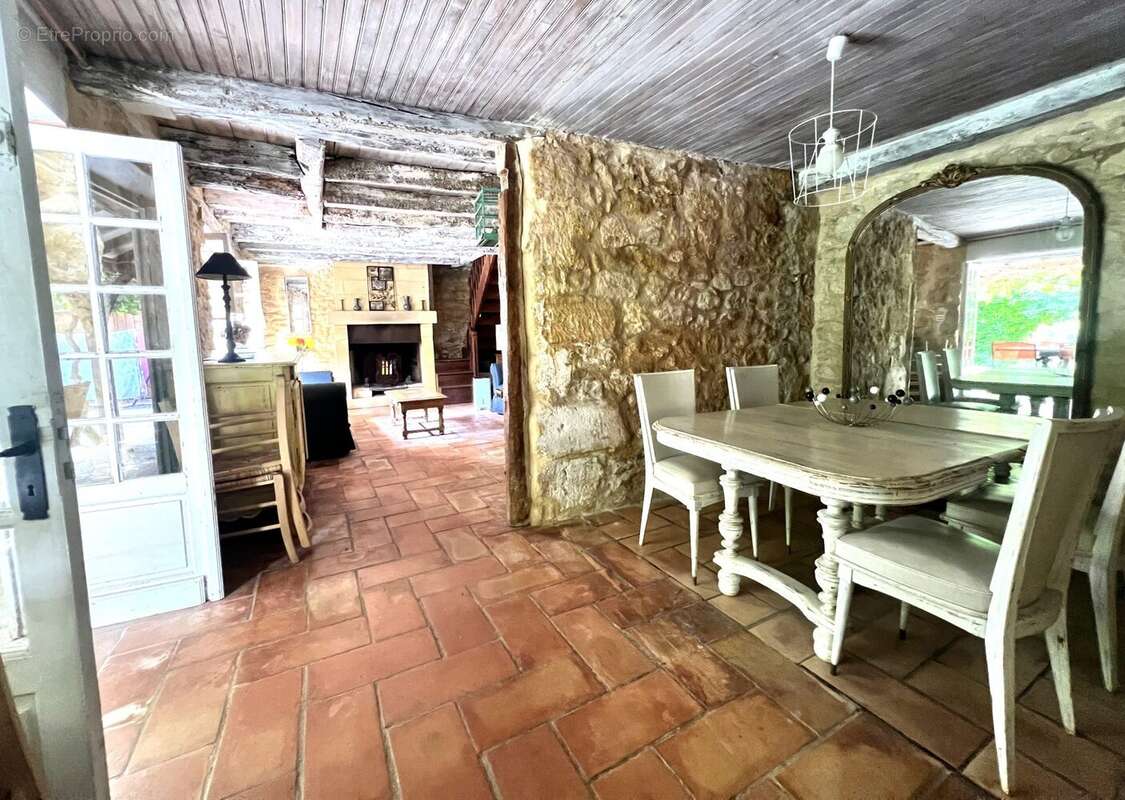 Maison 285 m² à Saint-Cyprien  - photo 5