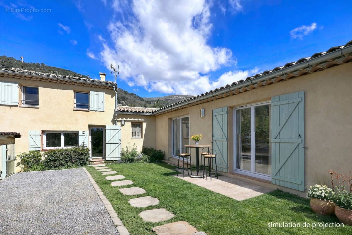 Maison à TOURRETTES-SUR-LOUP