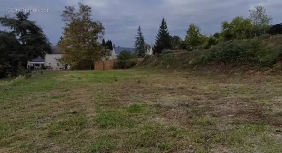 Terrain à LE BREIL-SUR-MERIZE