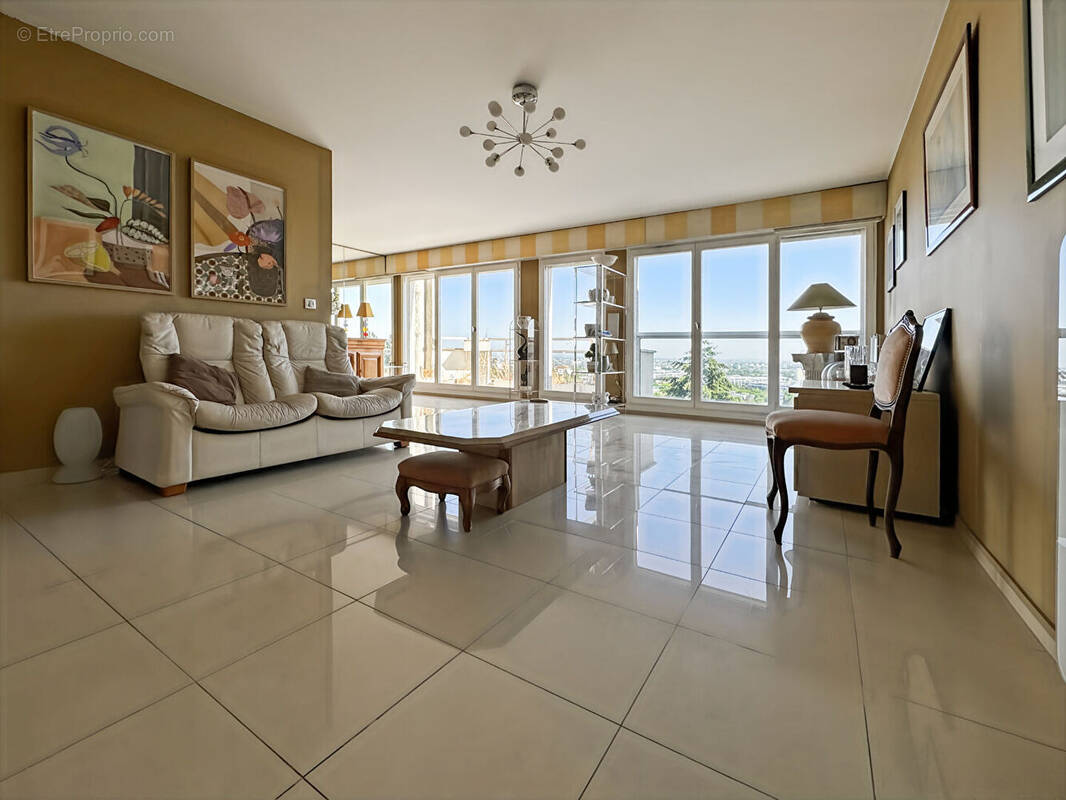 Appartement à ROSNY-SOUS-BOIS