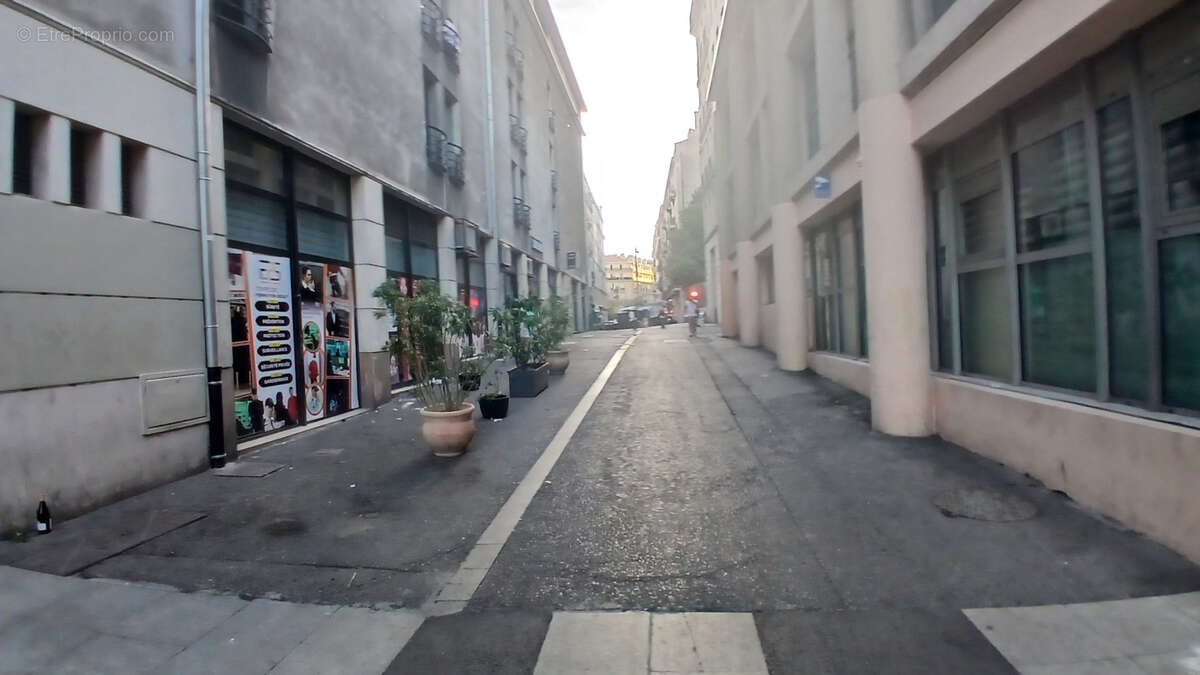 Appartement 23 m² à Marseille-1e  - photo 2