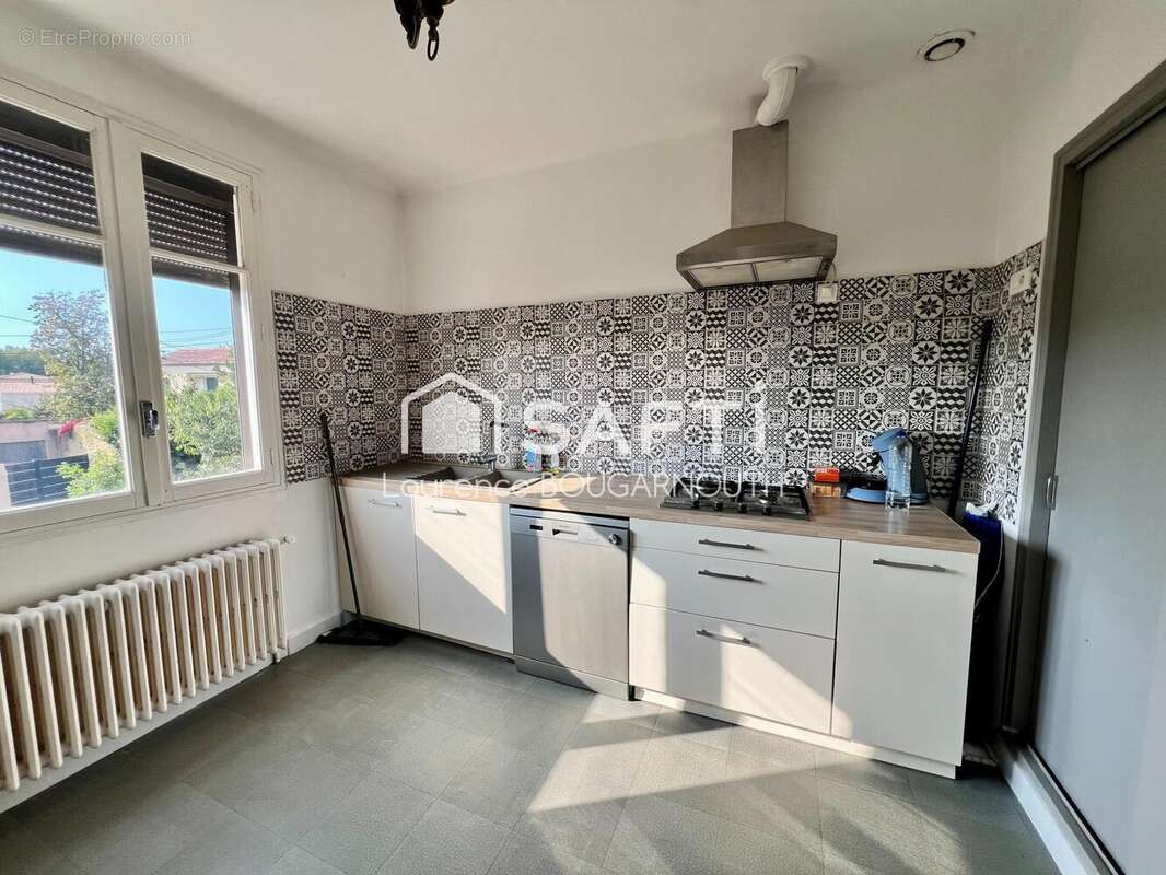 Photo 2 - Maison à ROQUEMAURE