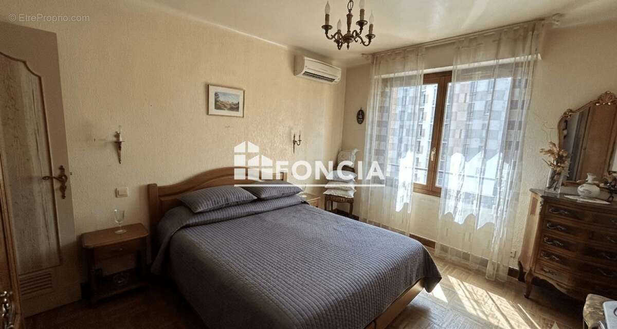 Appartement à MARSEILLE-6E