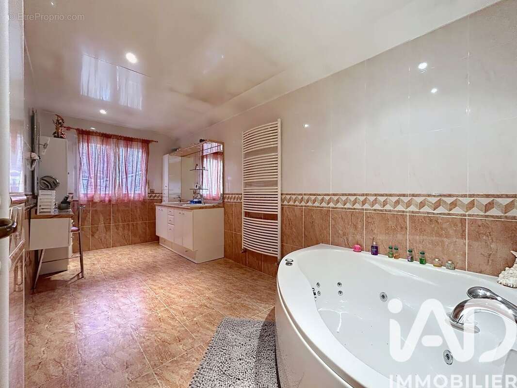 Photo 8 - Maison à CHENNEVIERES-SUR-MARNE