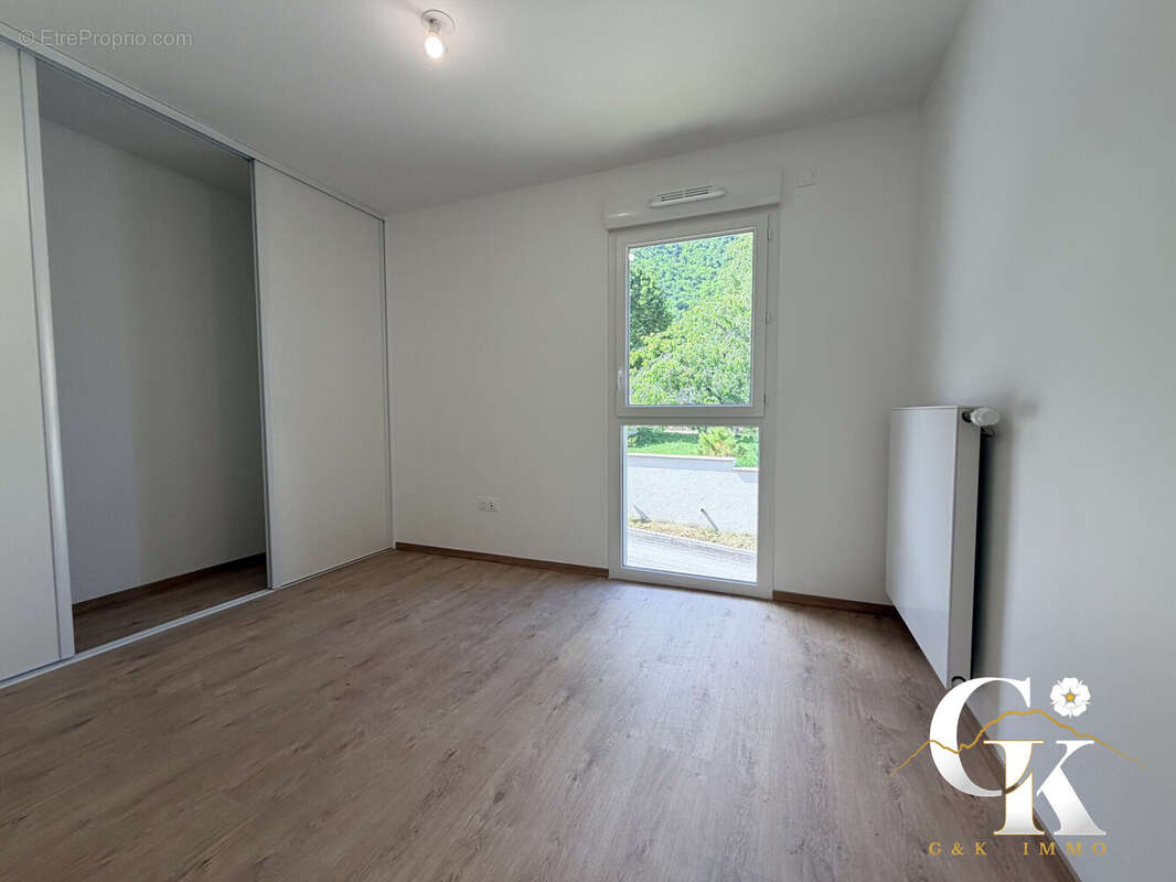 Appartement à SAINT-PAUL-DE-VARCES