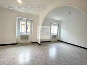 Appartement à BAGNOLS-SUR-CEZE