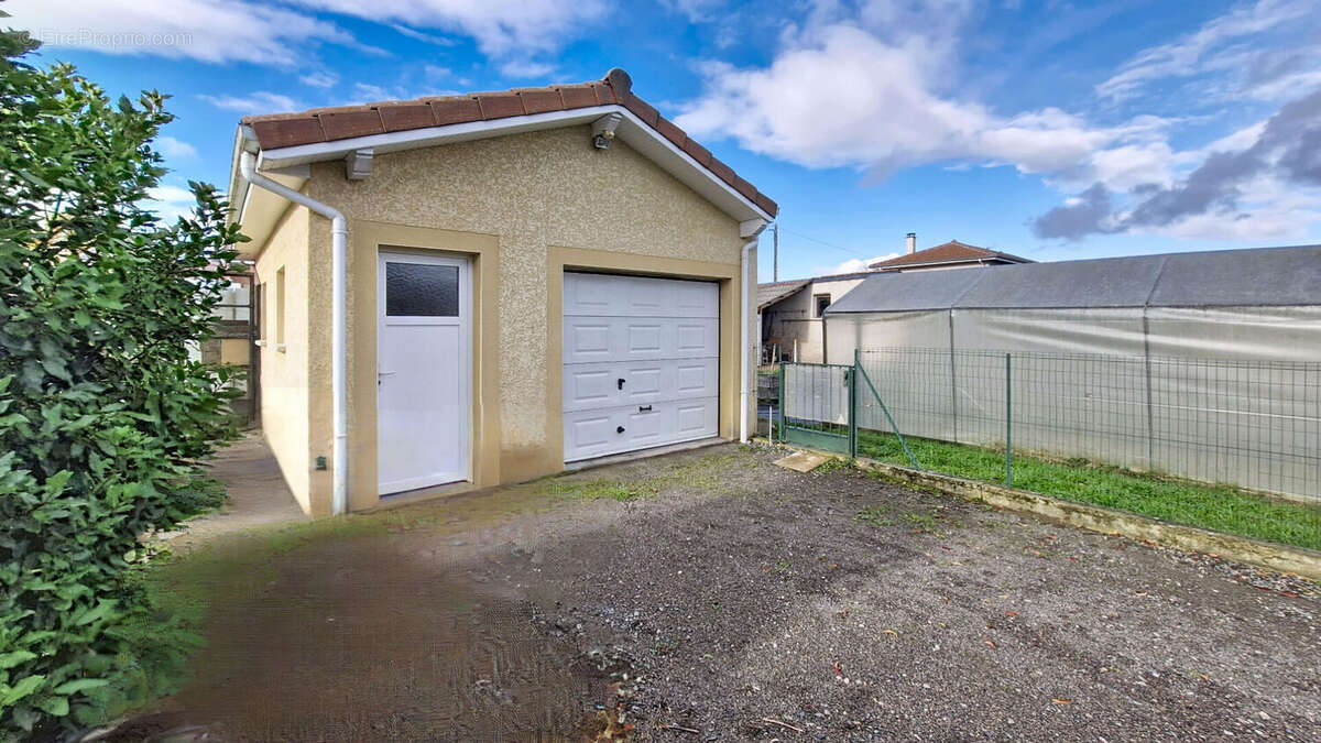 Maison à BOISSET-LES-MONTROND