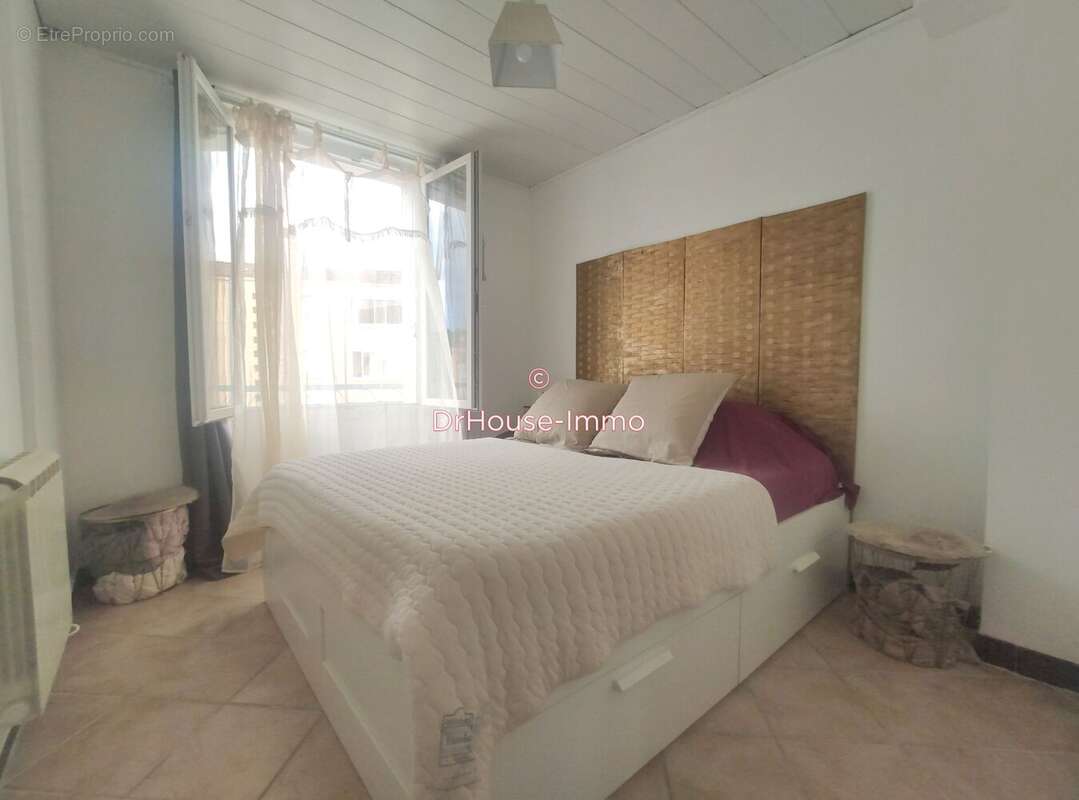 Appartement à PEYROLLES-EN-PROVENCE