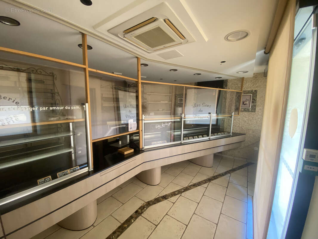 Commerce à COSNES-ET-ROMAIN