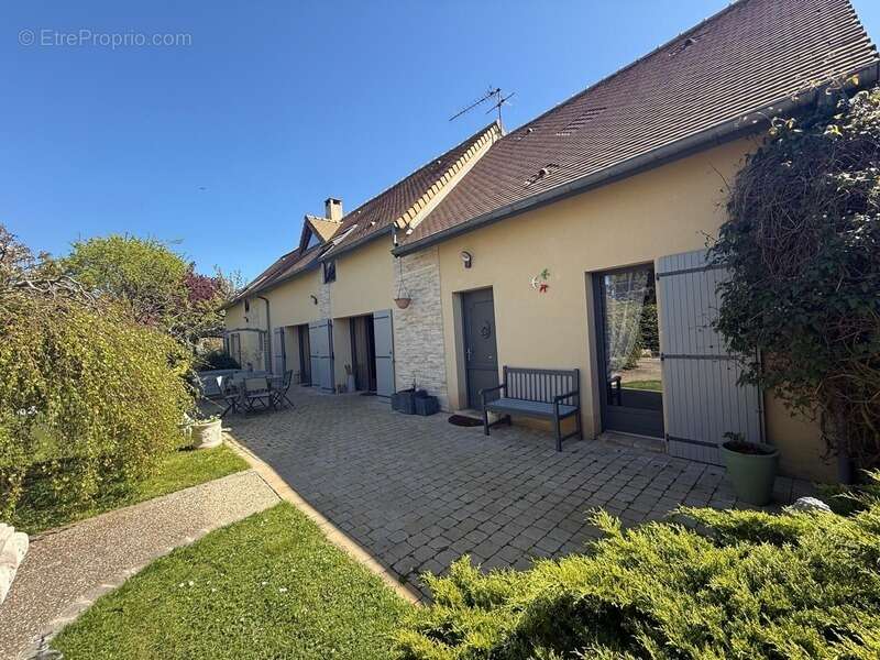 Maison à vendre 6 pièces  (78) - 4 chambres - garage indépendant - jardin - terrasse - dépendance - photo 21