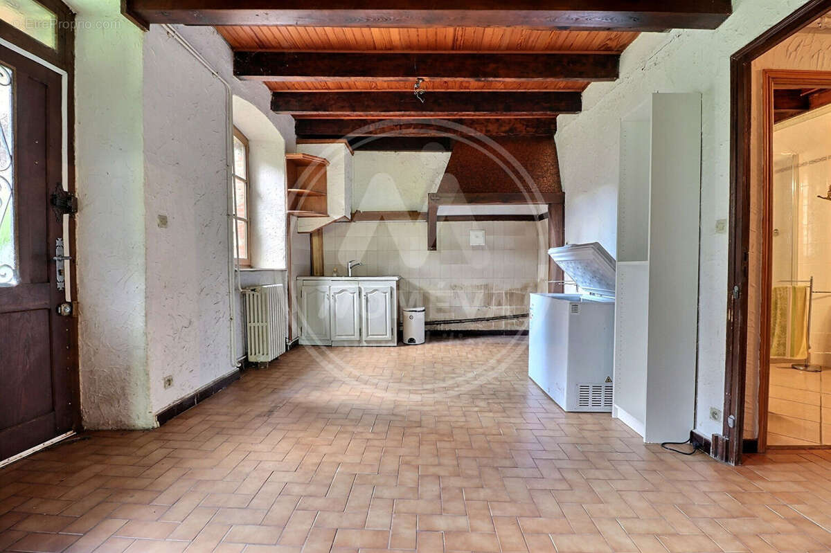 Maison à MONTREGARD