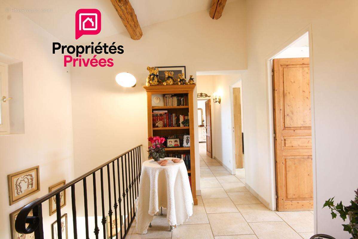 Maison à MEYRARGUES