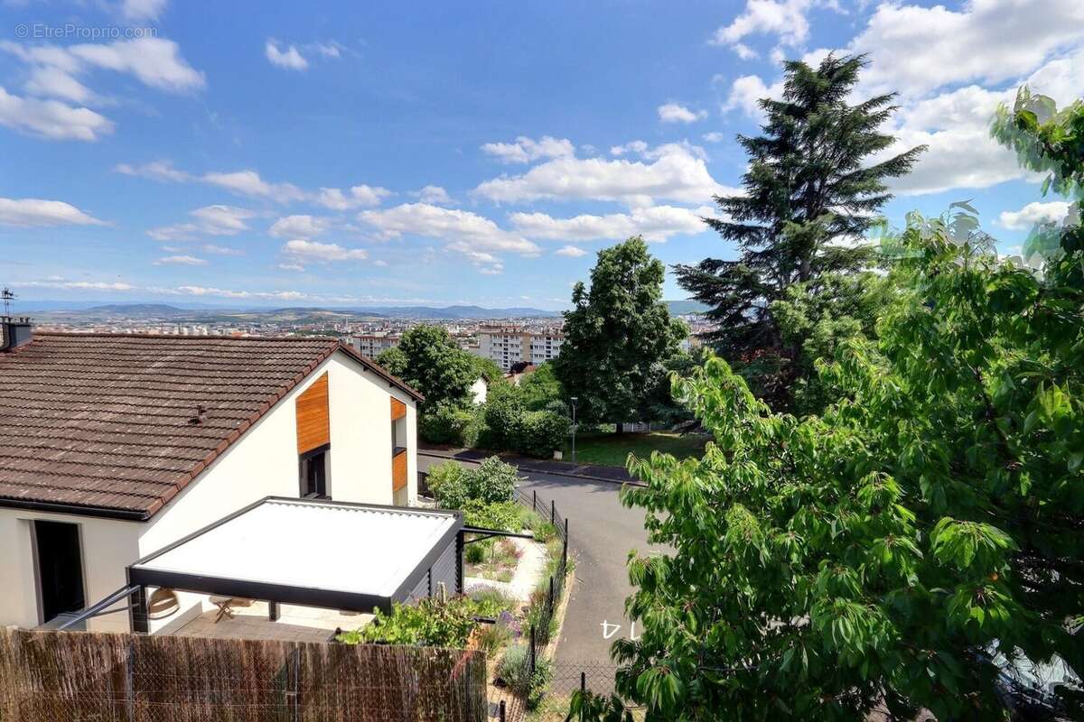 Maison à CLERMONT-FERRAND