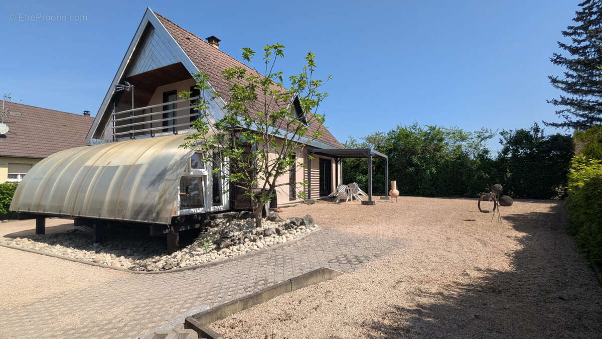 Maison à VILLAGE-NEUF