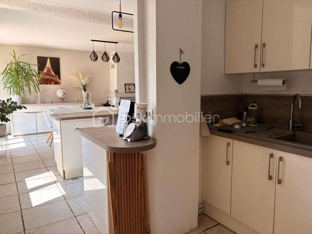 Maison 102 m² à Savigny-Le-Temple  - photo 8