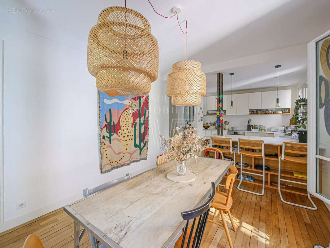 Appartement à PARIS-16E