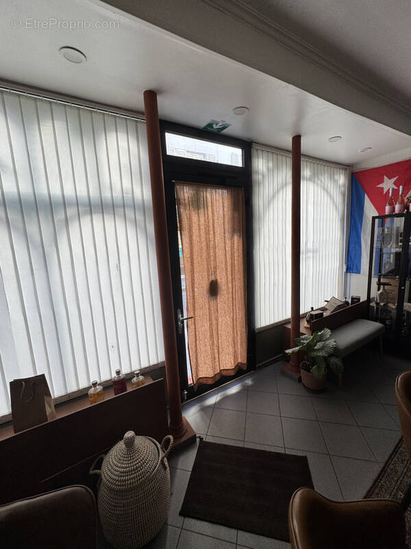 Commerce à PARIS-17E