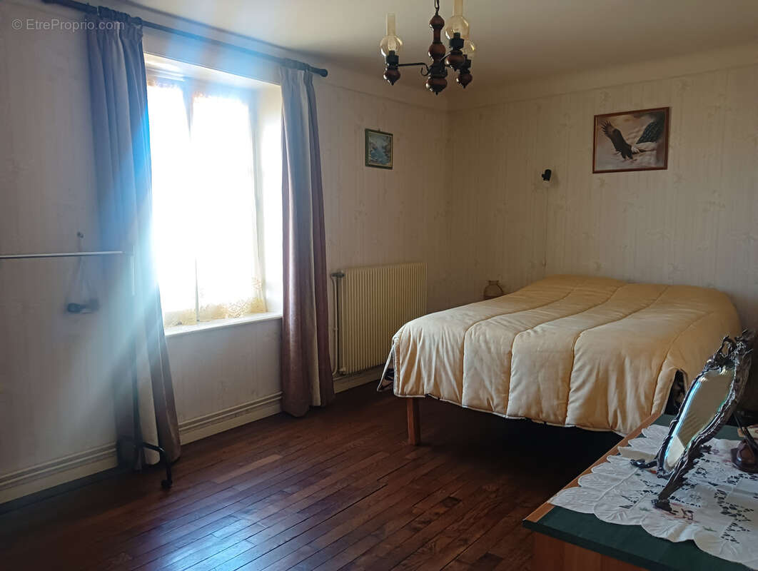 Maison à SAINT-LOUP-SUR-SEMOUSE