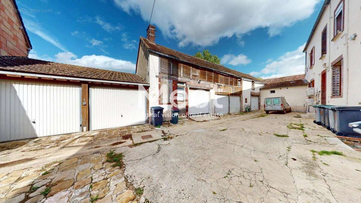 Appartement à BRIENON-SUR-ARMANCON