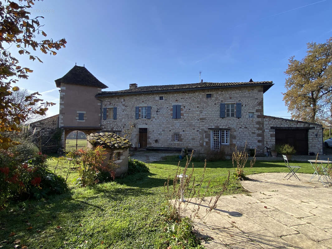 Maison à SAINTE-CECILE-DU-CAYROU