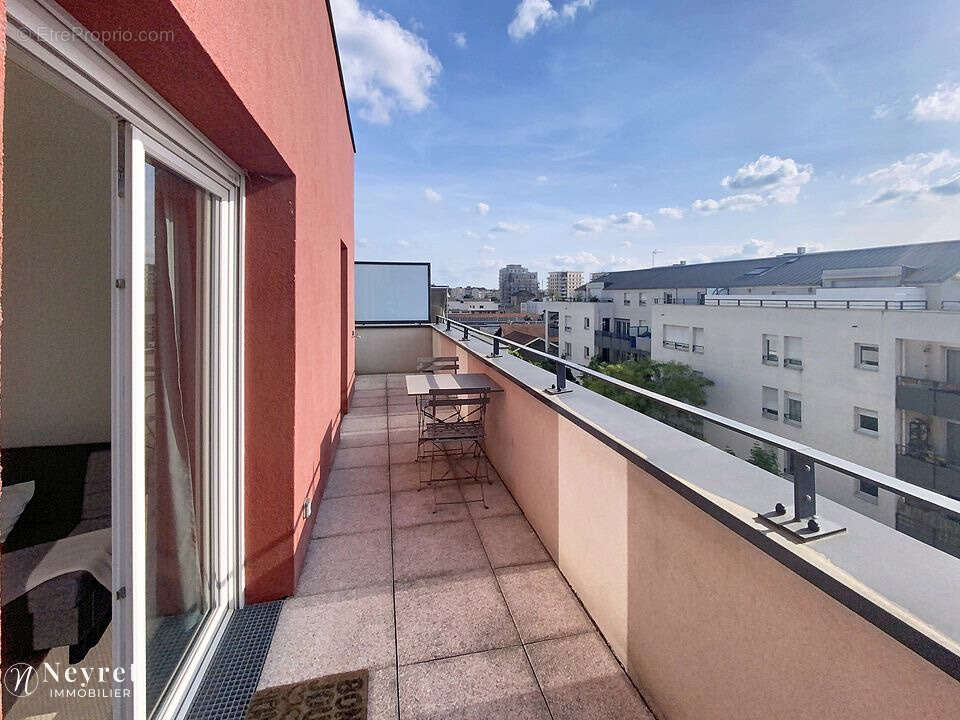 T2 avec terrasse privative - VILLEURBANNE Grand Clément - photo 3