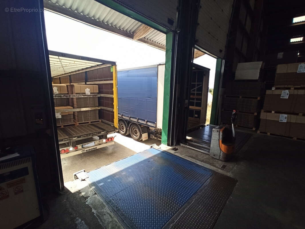 Commerce à SAINT-JUNIEN