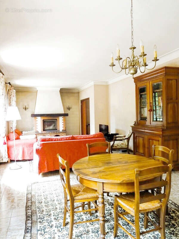 Maison à LACROIX-FALGARDE