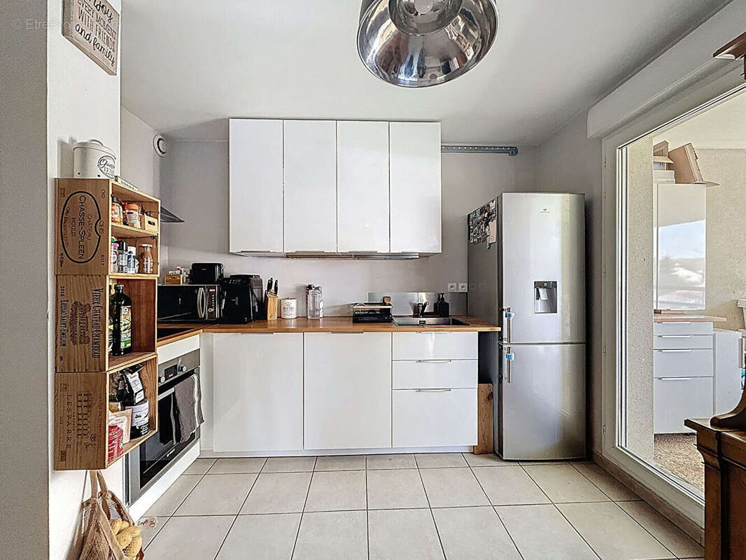 Appartement à VILLIEU-LOYES-MOLLON
