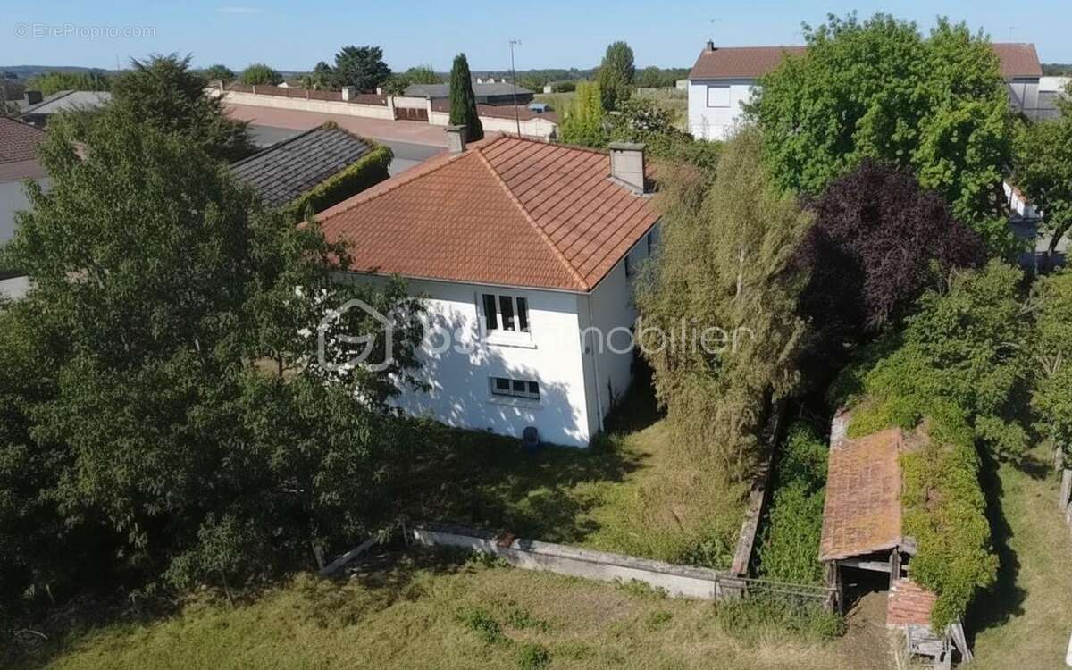 Noailly (42640) – Maison sur sous-sol avec vue dégagée et beau potentiel ! - photo 2
